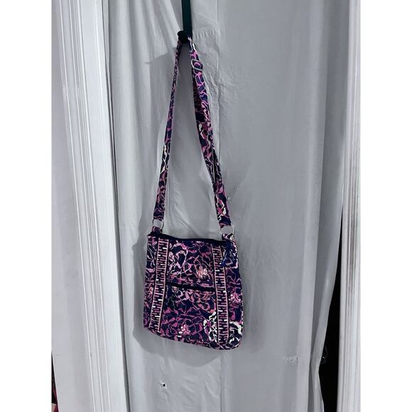 Vera Bradley Katalina Pink Retired Pattern Hipster Crossbody 11 X 11 - Picture 1 of 8